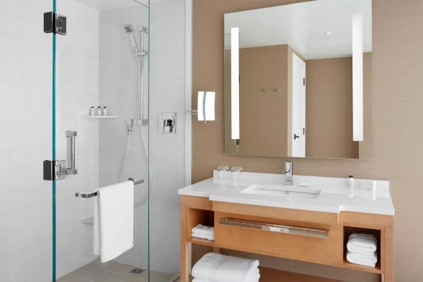 Delta Hotels by Marriott Toronto image 124