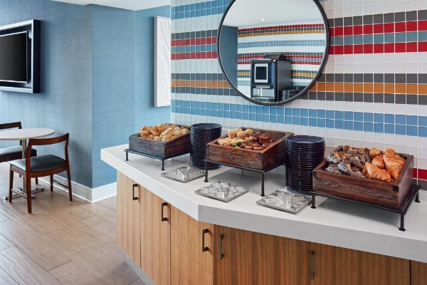 Delta Hotels by Marriott Toronto image 49