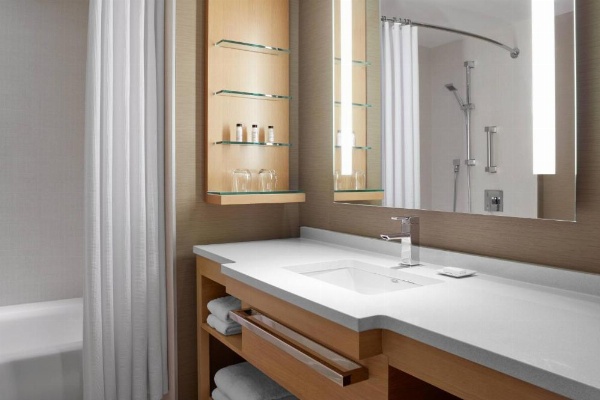 Delta Hotels by Marriott Toronto image 72